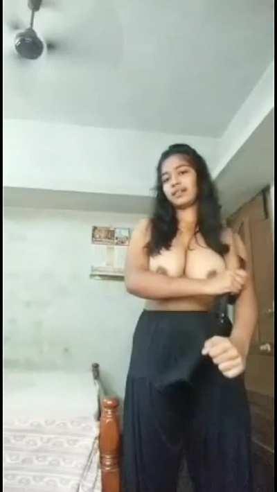 Beautiful VILLAGE GIRL Showing her ASSETS🥵 and Clean Shaven PU$$Y🤪🔥 [Link in Comments] r/vilen_backup |