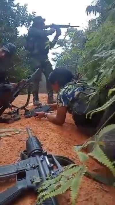 ELN guerrilla against Clan del Golfo narco-paramilitaries, in the Department of Nariño, Pacific coast.