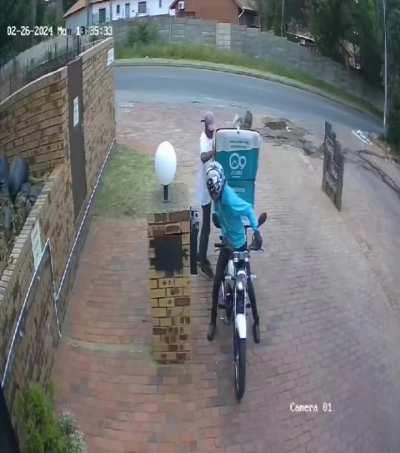 Sixty60 Driver Mugged And Groceries Stolen 