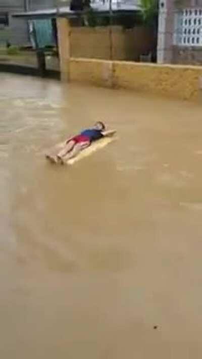 This kid's mood in times of disaster