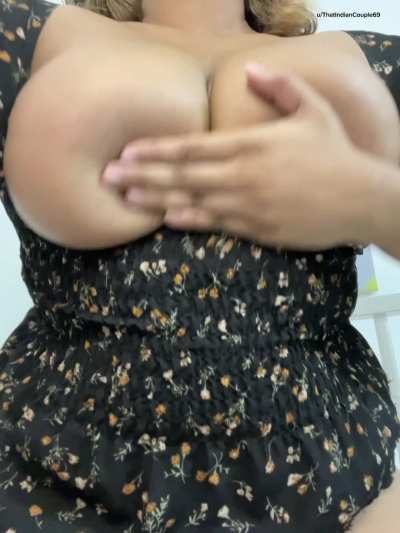 Here’s a little titty reveal for my Indian naturals 