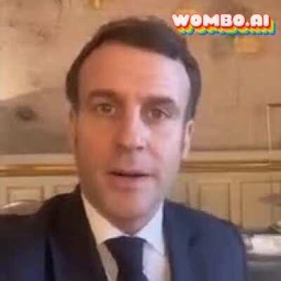 Macron quand il découvre une nouvelle façon de toucher le jeune public