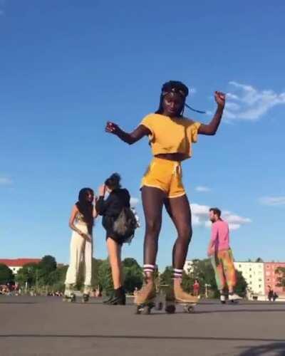 Oumi Janta Skater Girl from Berlin Jam Skating