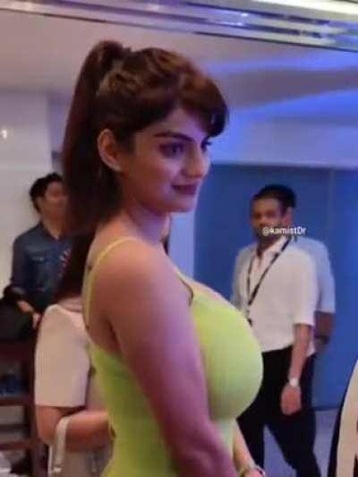 itne bade hai do you think these are natural? 🤔