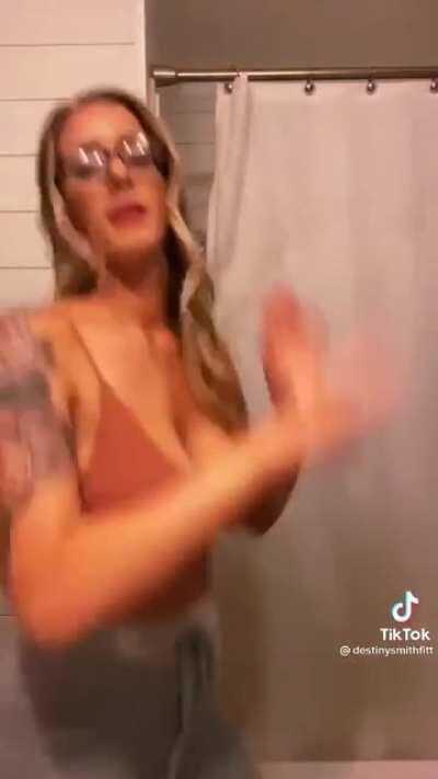 Desrinysmithfitt with some bathroom dancing.