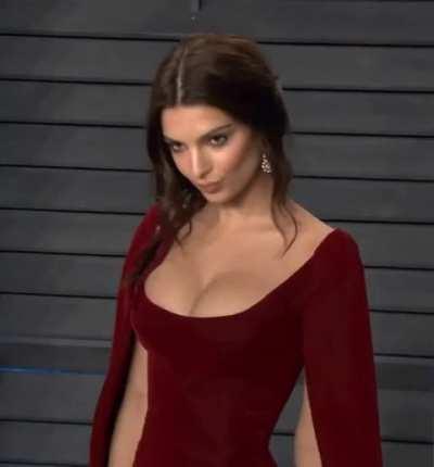 Emily Ratajkowski