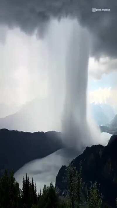 🔥 Raining cloud moving over lake Millstatt in Austria 🔥