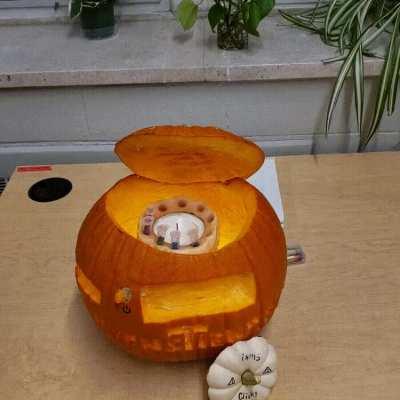 We made an spooky unbalanced pumpkinfuge 😱