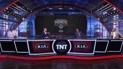 Kenny Smith walks off the set of Inside the NBA