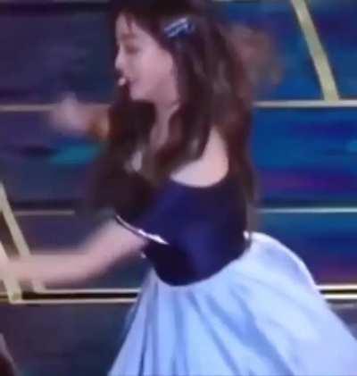 Jihyo's tits 😋🍈🍈