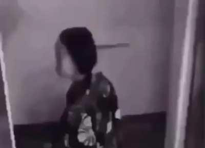 WCGW when elevator stops at wrong floor