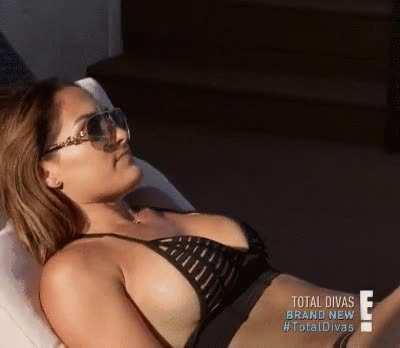 NIKKI FREAKING BELLA