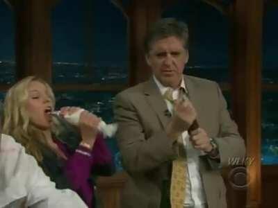 Kristen Bell taking a couple of loads in her mouth on Craig Ferguson