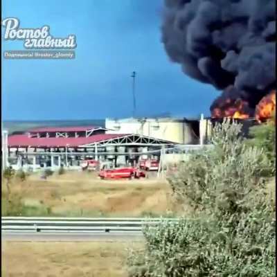 News from Mordor. The fire at the oil depot near Kamensk is repeating the situation in Proletarsk. There is not enough foam, the fire cannot be stopped. It will be ablaze until all the tanks burn out