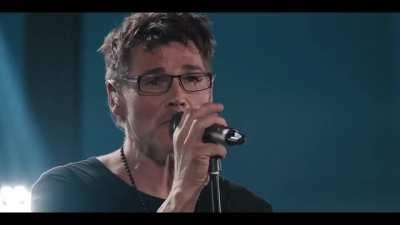 After 32 years, the singer of Take Me On (Morten Harket) still got it