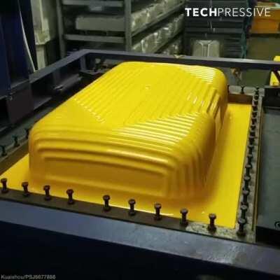 How luggage cases are made