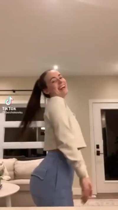 Best video Kiki has ever made 🍑