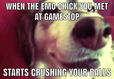 GameStop emo chick 🤤🤤🤤