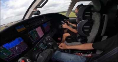 6yo girl landing Dad's Cessena Citation jet while sitting in her car seat