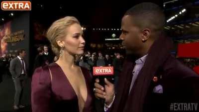 Extra &quot;Hunger Games Mockingjay 2&quot;  Interview 2015