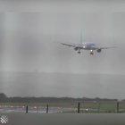 This plane landing like a boss during very high crosswind