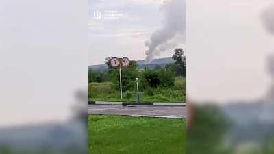 GUR of Ukraine helped to destroy a 3500 sqmt ammo field depot in the Voronezh region of Russia. It was hit late this night with detonation still going on