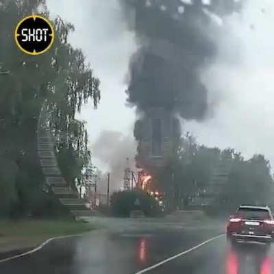 This morning in Kaluga, Russia [southwest of Moscow], an electrical substation in the village of Rosva caught fire. The settlements connected to the substation were left without electricity.