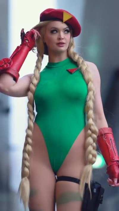 Danielle Dinicola as Cammy White