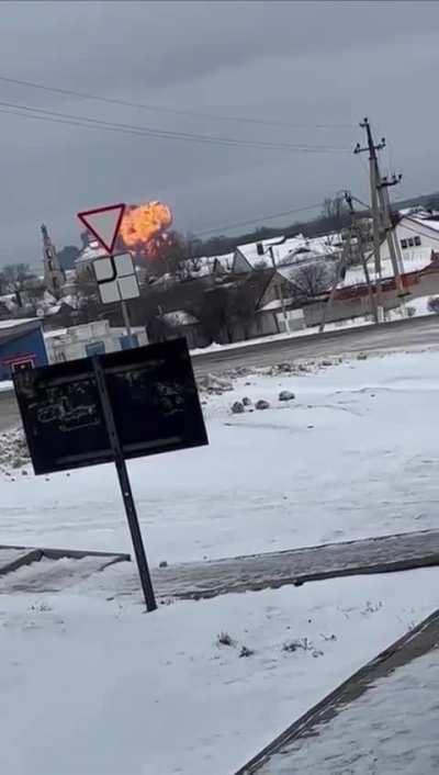 Better quality video of Russian IL-76 crashing today in Belgorod oblast