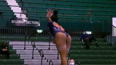 Arayah Simons 💙🧡🤍 Illinois Gymnastics 🤸‍♀️