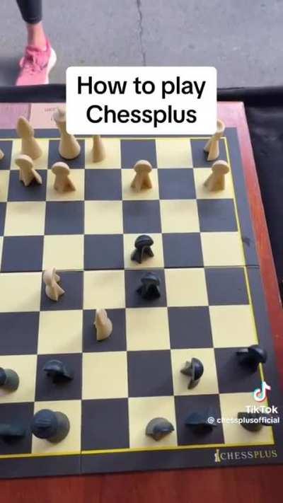 Chessplus seems neat, has anyone here played it?