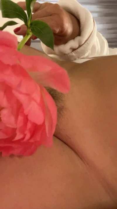 Any men who like hairy pussy?50f