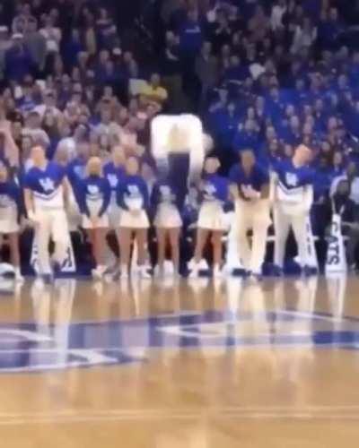 Kentucky cheerleader shows what it looks like to be a total badass