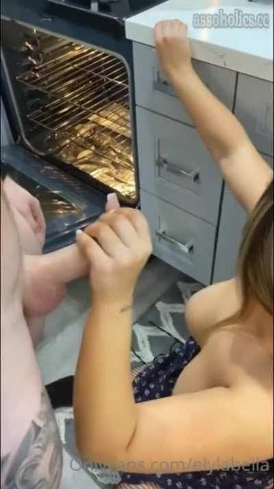 EB Onlyfans Kitchen Sextape