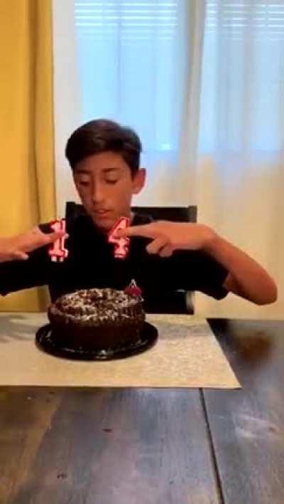 To face slam a birthday cake