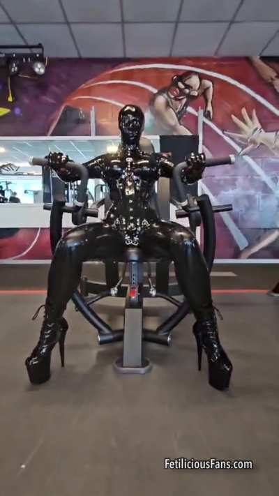 Workout in full heavy rubber 