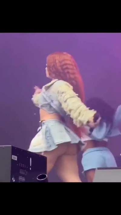 Ice Spice Twerking on stage in skirt