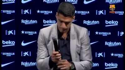 Luis Suarez during the farewell ceremony.[FCB]