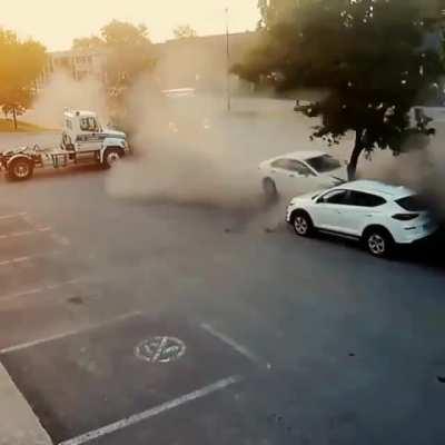 WCGW making a blind right turn through three lanes with ongoing traffic?