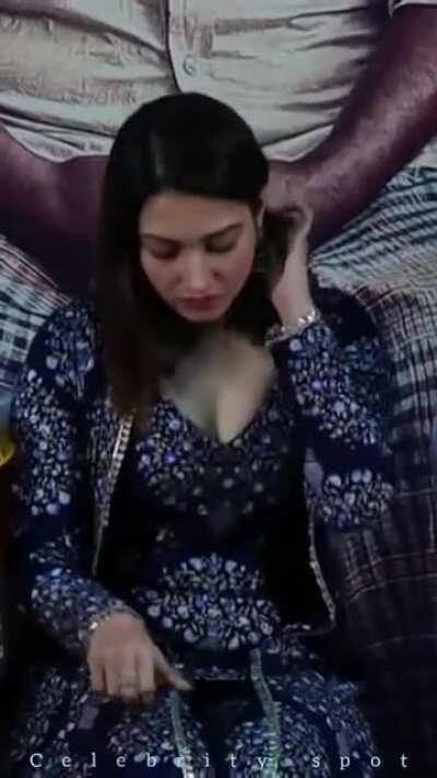 Tamanna Bhatia white milky boobs 🤤💦