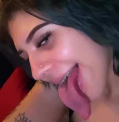 Big  tongue beauty