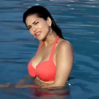 Sunny Leone raising our dicks along with Karishma Tanna in her new bullets series