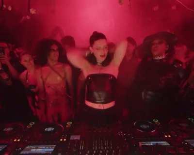 ARCA JUST PLAY LITTLE DEMON ON BOILER ROOM