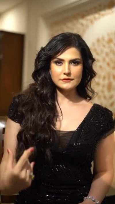 Zareen Khan teasing us with her milfy looks👅💦