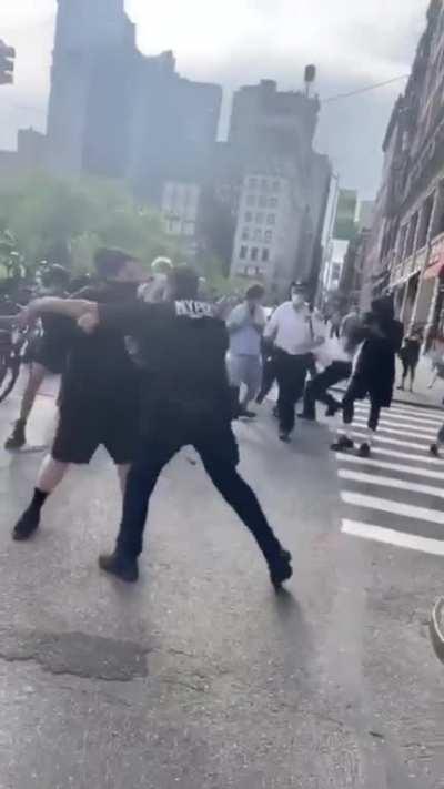 Police beat up George Floyd protesters in NYC