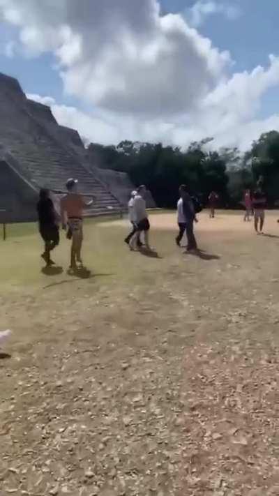 Polish tourist attacked after climbing the ancient pyramid in Mexico