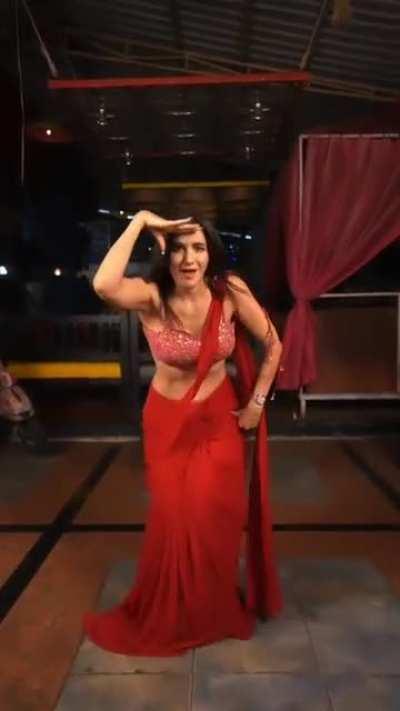 Amyalea in sexy saree