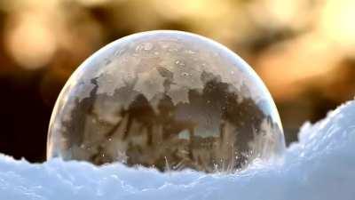 This soap bubble freezing