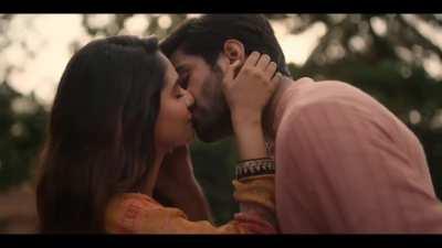 Anushka Sen kiss scene in Dil Dosti Dilemma 