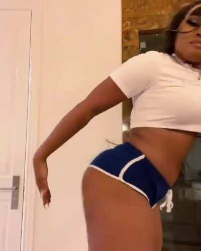 Megan Thee Stallion - Slapping them cheeks